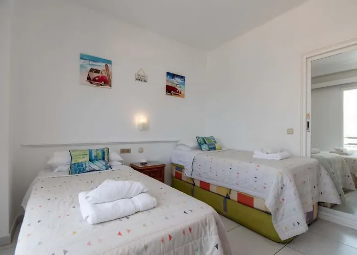 Club Atlantis 89 - Two Bed * Costa Adeje (Tenerife)